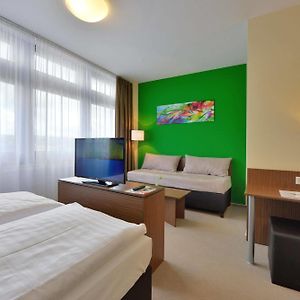 Standard Zimmer mit Kingsize-Bett